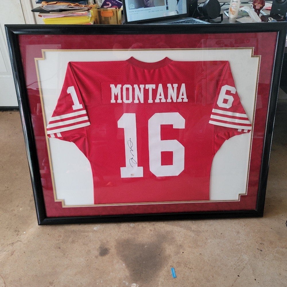 Joe Montana Signed Jersey Framed